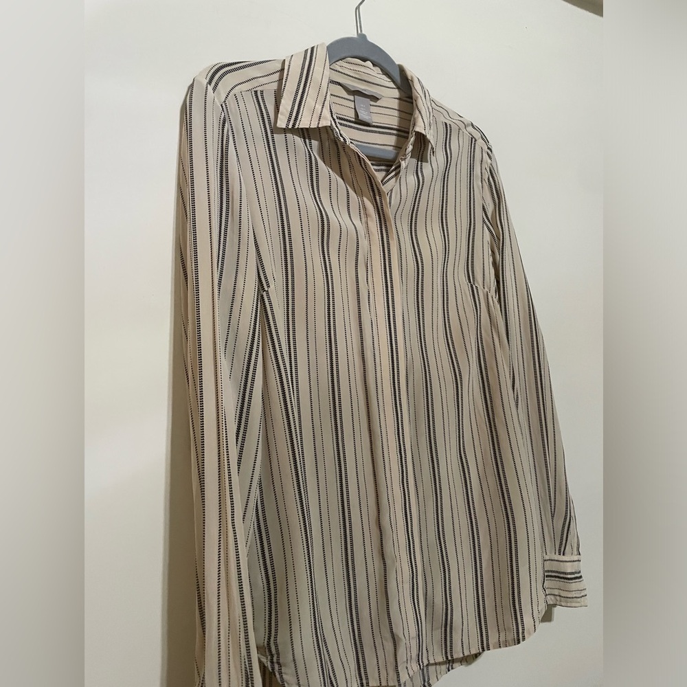 H&M Black and Cream Casual Button Down Shirt - Picture 4 of 5